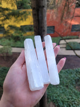 Load image into Gallery viewer, Selenite Wands